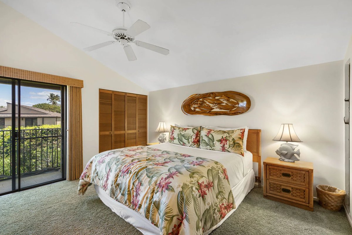VacationMauiNet's tweet photo. Wake up to sweeping ocean views, spend the day at Ulua Beach, and end the evening on your private lanai with the Pacific as your backdrop. 

Book direct at https://t.co/Kh8Ri7Nqcv for travel through September and save up to 30%, while avoiding Airbnb &amp; VRBO fees. https://t.co/z1VwcgpP1S
