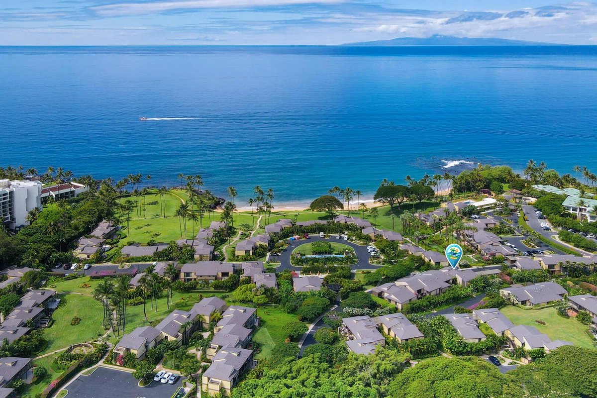 VacationMauiNet's tweet photo. Wake up to sweeping ocean views, spend the day at Ulua Beach, and end the evening on your private lanai with the Pacific as your backdrop. 

Book direct at https://t.co/Kh8Ri7Nqcv for travel through September and save up to 30%, while avoiding Airbnb &amp; VRBO fees. https://t.co/z1VwcgpP1S