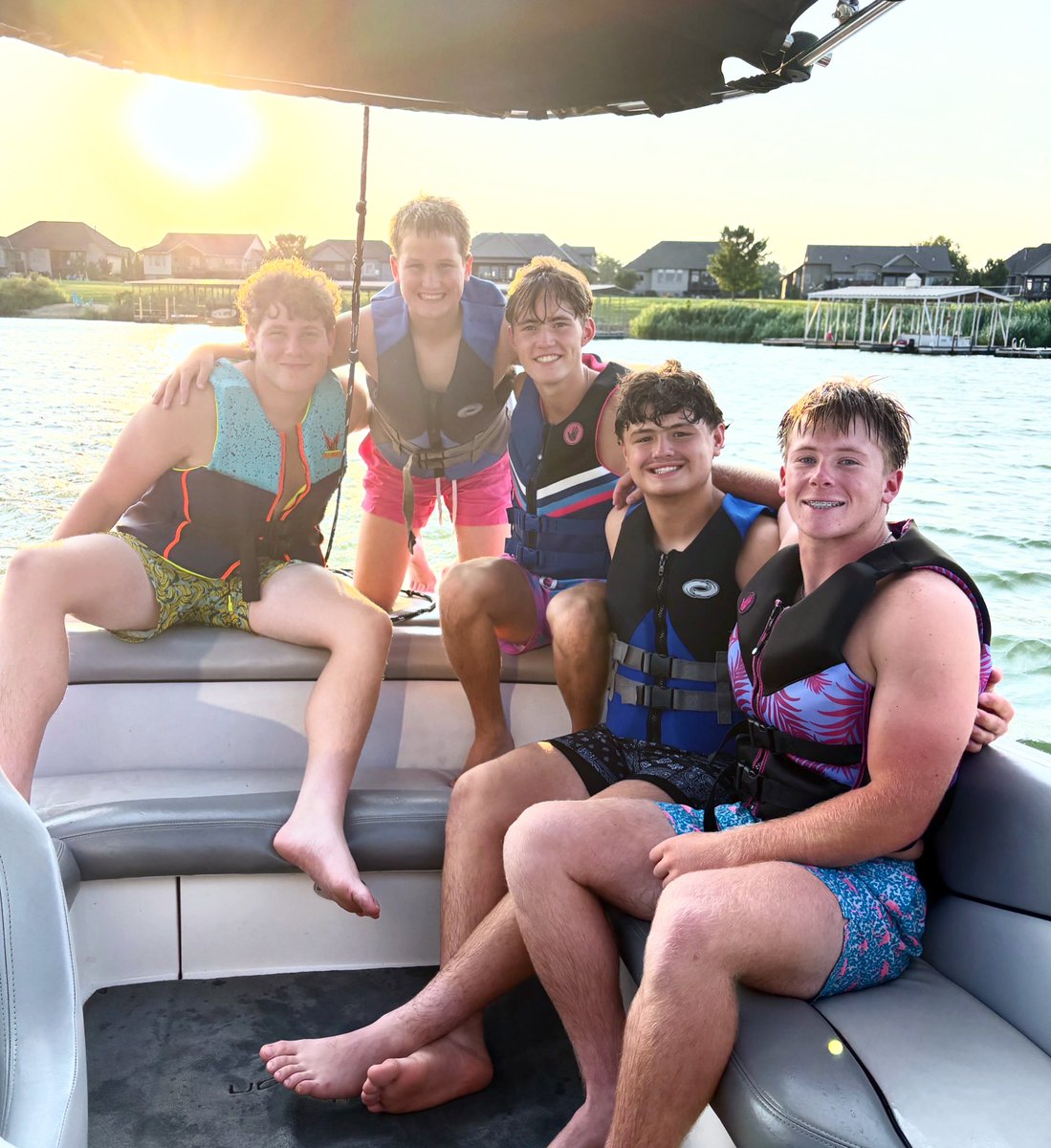 ryschad33's tweet photo. 2nd Annual Football Leadership Academy &amp; Lake Day!

A big thank you to Pastor Jon Morris and Andy Womack for investing in our team and helping us become better leaders. We’re grateful for your time and wisdom! Love these guys. Love this team. https://t.co/XnbOS05LHA
