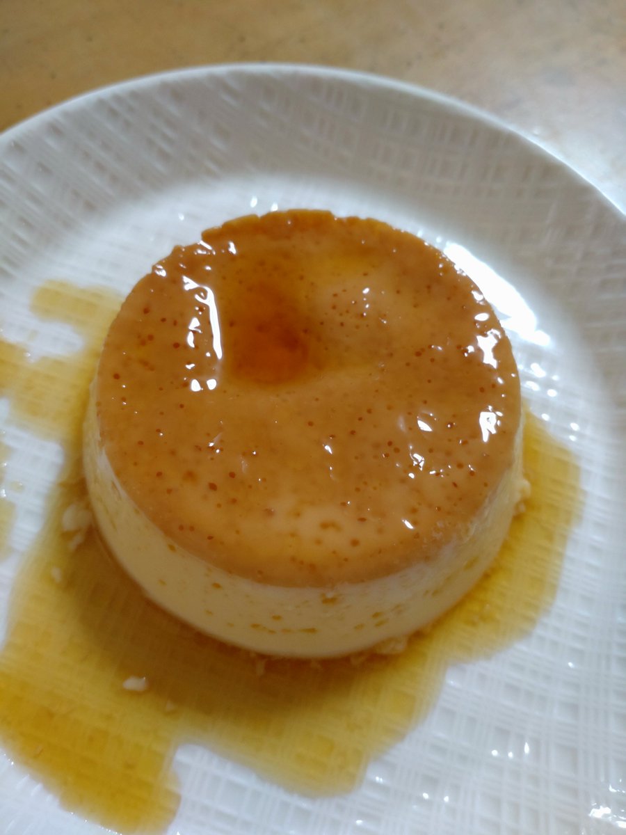 sa_chi_ka_cchi's tweet photo. 14歳、家庭科の宿題で何か一品作って写真とレポート提出なさい、というものがあり工程数が比較的少ないブリンを選択
レポートを書こうとした時に初めて上の欄に『おかずを作ろう』と書いてあることに気づく https://t.co/1yhV4YmZdx
