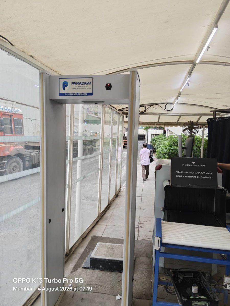 X_News37's tweet photo. Krystal Integrated Services Ltd | NOT ALLOWED TO WALK TO GANDHI NAGAR WAY NORMAL PEOPLE TRAVEL TO WORK NOT ALLOWED TO GO
NOT GOING TO MALL PUBLIC WALk
#krystalsecurity
#gaurdsNotAllowed
#PhoenixPalladium
#NOTALLOWED
#HUMANRIGHT
#PublicWalk
Reg,
@mybmc
@gophoenixing
@KrystalGroup https://t.co/e5Y9UaF4OD