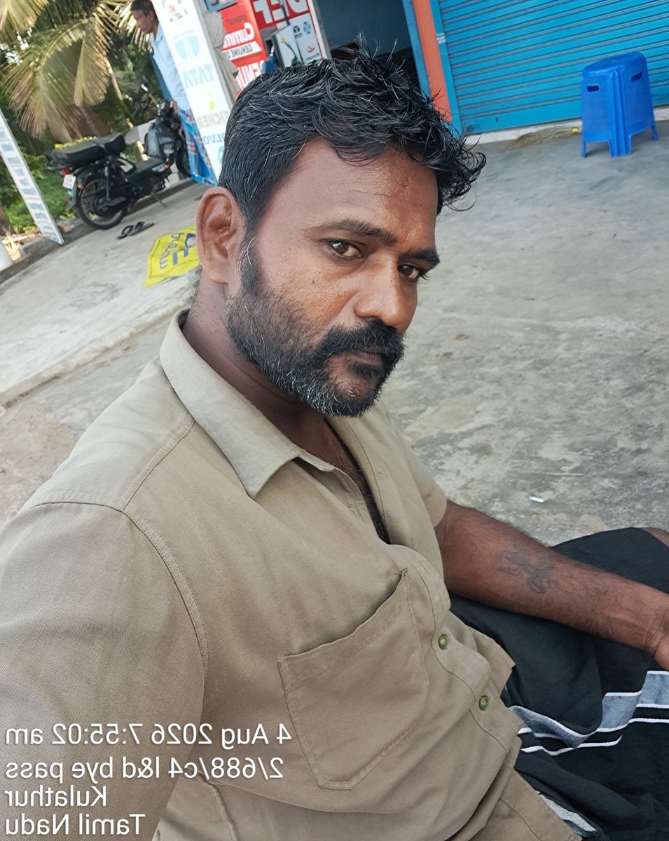 Lingaraja198391's tweet photo. வயது ஆகி கொண்டே போகுது 
ஆனா‌ல் https://t.co/FWvPCHv2lp