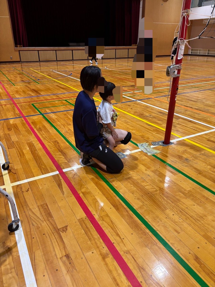 tama522ki's tweet photo. 姿勢が悪すぎるのはさておき、写真だと何故か実物より小さく写る。なんでだろう。本物はもっとデカいのに…。 https://t.co/2GA7ZFpqJT