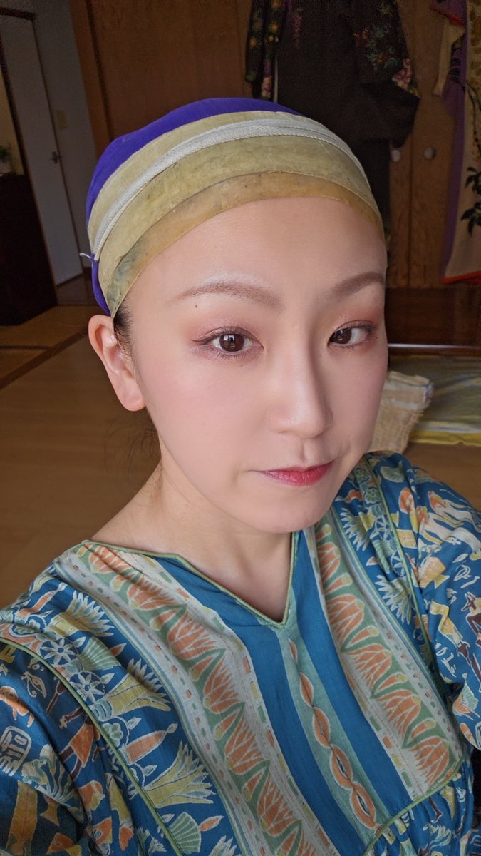 puchidevil's tweet photo. ( 'ω'o[日舞ネタ]o
日曜日は鬘合わせでした✨️
我ながら…
羽二重姿がよう似合う薄～い顔じゃなぁ…
日本舞踊の鬘の下はこうなってるんよ😂 https://t.co/qRNXZe4lZW