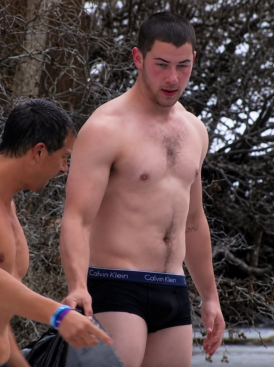 Dudecrave's tweet photo. Nick Jonas is unreal ✨ https://t.co/2dIXHMR7lw