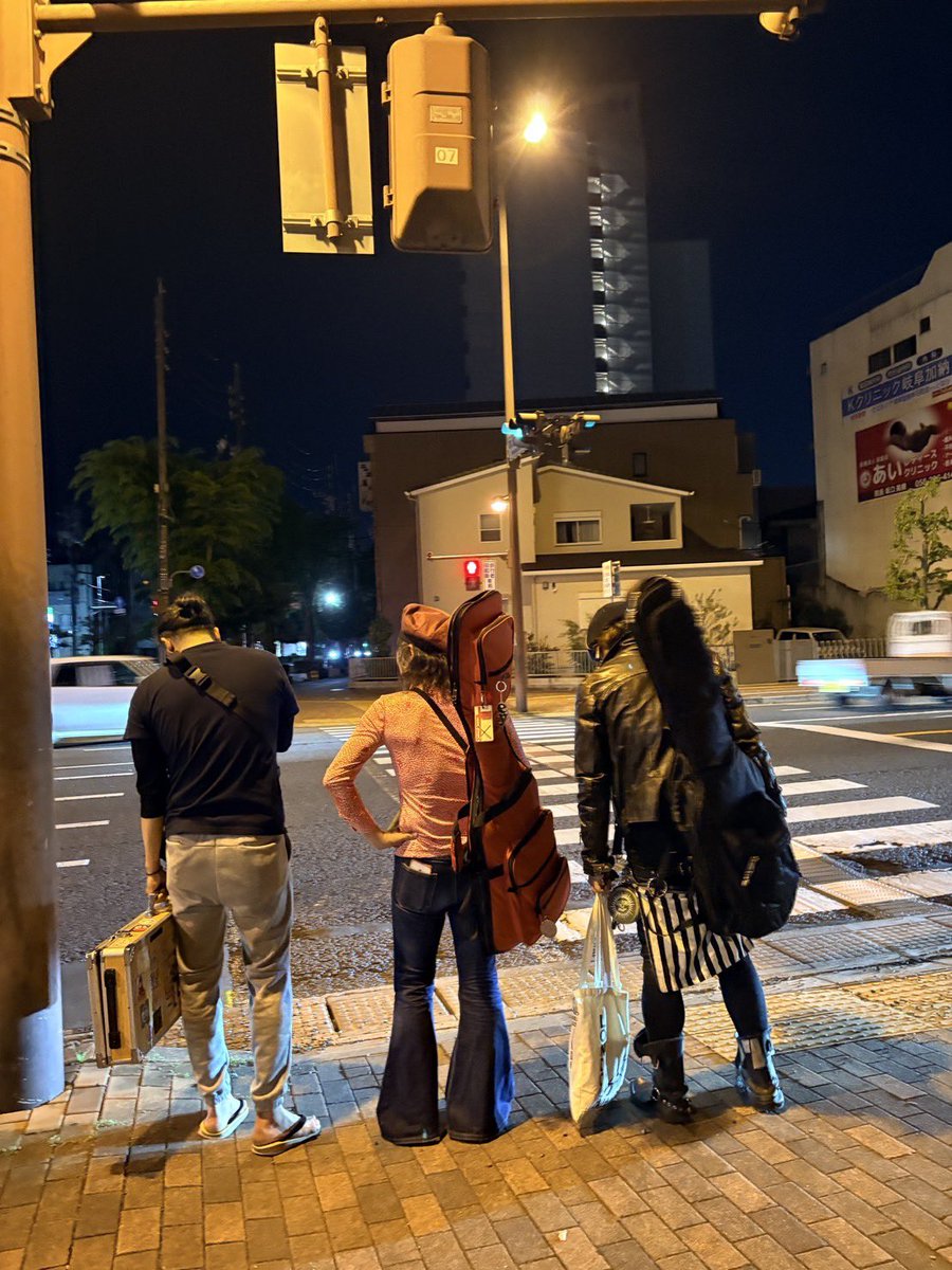 melmel52melmel's tweet photo. パンク盆踊り追加act！！！

小さな街の小さなシーン！色々あるし思うこともあるけど各地の皆んなも遊びにきてくれるしその街が巡り血が巡りオッサンから若い子まで皆んなが遊べて！パンクで出来る表現は個の上の神輿みたいで

好きなシーンが岐阜バンドシーン！
皆んな来て！！ https://t.co/FeQAfXsz3q