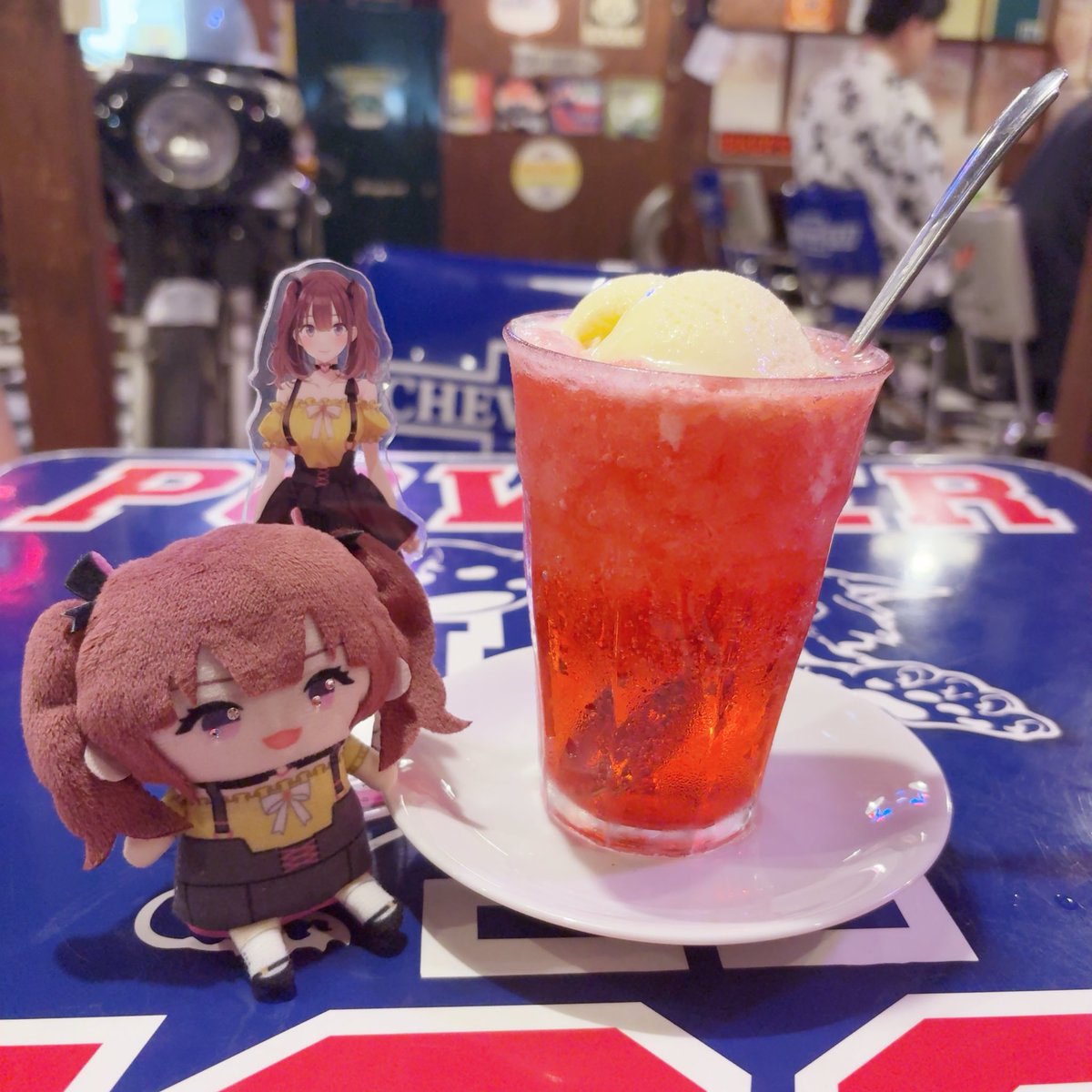 VzF8or's tweet photo. 今日はロハちゃんとアメリカンレトロな可愛いカフェに行ったよ💕
#PROHA https://t.co/LGe7lvDk42