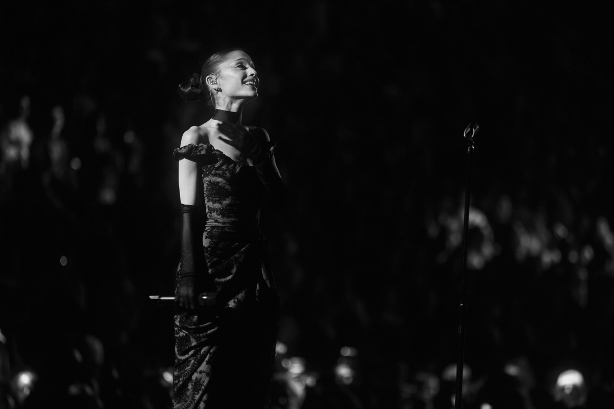 AGrande_ARG's tweet photo. "Esta gira ha sido la experiencia más sanadora, hermosa, reparadora, magnífica y especial de mi vida. Y "petal" también, ha sido extraordinario."

— Ariana Grande 🤍 https://t.co/Jx2mYWgmR4
