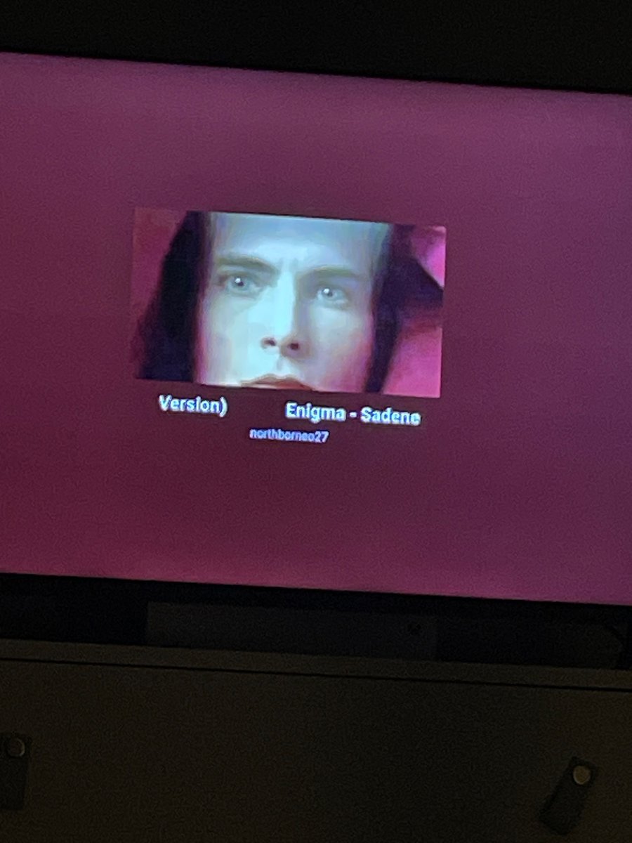 ridinthatkatied's tweet photo. look up from writing my self-indulgent prob insanely ooc university loustat fic to see lestat looking back at me from my tv gulp #pressureison https://t.co/FdyyjeBm4A