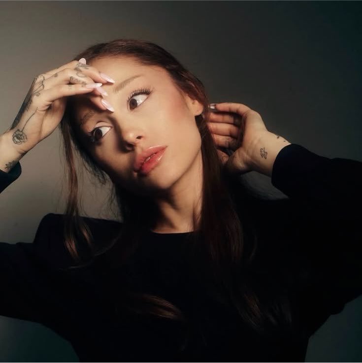 poponze's tweet photo. FALA MESMO! Ariana Grande sobre os comentários negativos impactarem na sua carreira:

“Quero falar que a decisão que saiu ontem não foi impulsiva, e sim pensada por mim durante muito tempo. […] Quero que saibam que NENHUMA negatividade será capaz de estragar nenhuma experiência artística minha.”