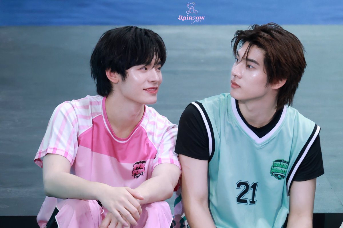 mauvegal_'s tweet photo. You are the apple of my eye 🍎 

@porsuppakarn #porsuppakarn 
@twnpich #twnpich 

#DMDSportsDay2026 #teeteepor https://t.co/jfCyHGMCCA