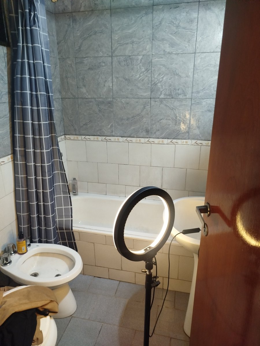 micaaonly's tweet photo. Hoy estaba en el trabajo y hice una videollamada mientras me bañaba... estuvo muy rico 🙈no me importaría hacer otra por telegram 😍 
https://t.co/rE3UOt6exC https://t.co/jTy9oy5LLA