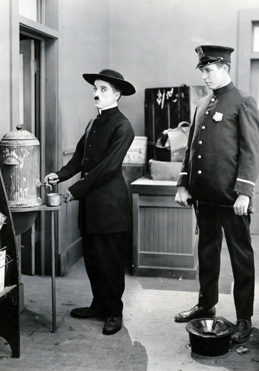 Lompac2026's tweet photo. Charlie Chaplin is seen here in a publicity photo from his film The Pilgrim (1923)
#CharlieChaplin #Comedian #SilentFilms #Hollywood #ClassicStars #IconsoftheSilverScreen https://t.co/5NHJwH2yuj