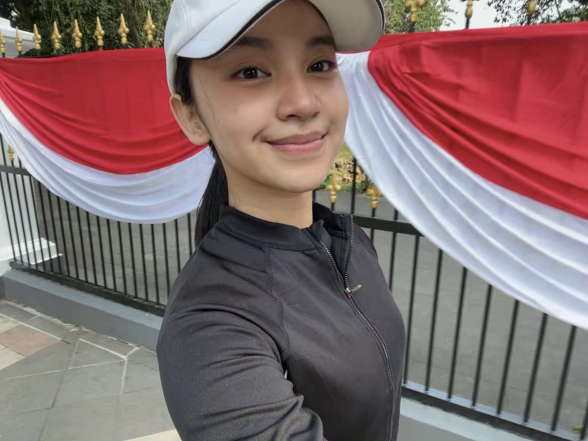 N_IntanJKT48's tweet photo. bogor🦌 https://t.co/acdIs7LhPe