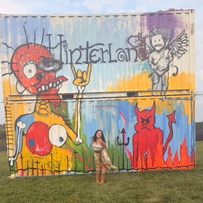 callmegina013's tweet photo. #NewProfilePic #hinterlands #festival #aesthetic 💚🩷 https://t.co/NCbDGC6gj7