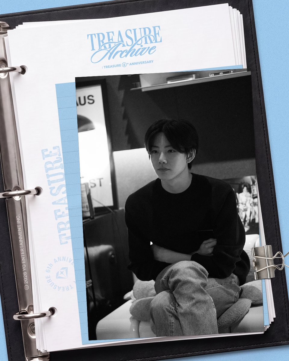 ygtreasuremaker's tweet photo. #TREASURE ARCHIVE : TREASURE 6th ANNIVERSARY PREVIEW PHOTO #1

DEAR TREASURE MAKER 🎙️🎧

PRE-ORDER
➡️ https://t.co/kaoUfeGGhN
🗓️ 2026.08.03 (MON) 11:00 ~ 2026.08.09 (SUN) 23:59 (KST)

#트레저 #CHOIHYUNSUK #최현석
#JIHOON #지훈 #YOSHI #요시 #JUNKYU #준규
#TREASURE6thANNIVERSARY
#TREASURE_ARCHIVE #YG