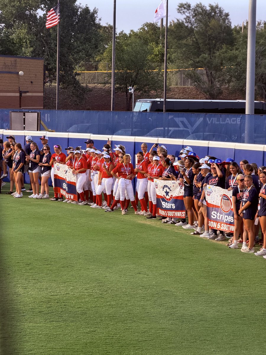 JaceySmith2030's tweet photo. Great experience for some of our team to be on the field with Team USA &amp; Japan!  All-American Opening Ceremonies was amazing! @PhenixGold3031 @mayliebpitching https://t.co/4NH9gHzAKI
