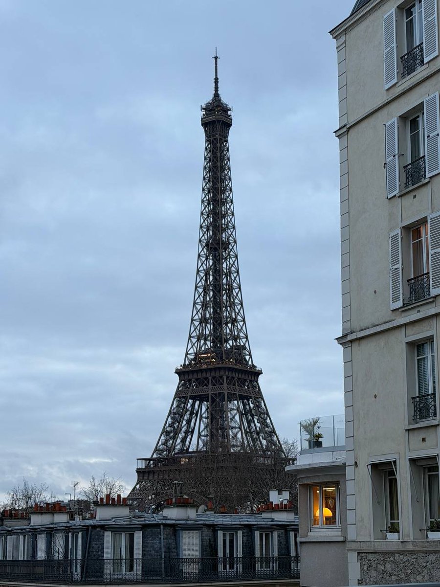 Rosalindaa2045's tweet photo. Francia 🇫🇷 https://t.co/Ri2lpocXZJ