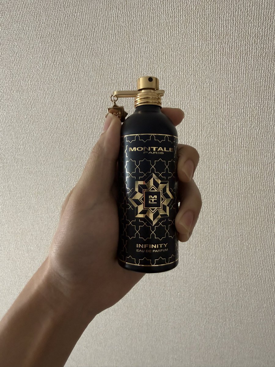 Zura417OTK's tweet photo. 今日はちょっと重めのやつを久しぶりに∞
お気に入りの中の1本✨️
#MONTALE https://t.co/UdT1irzMr7