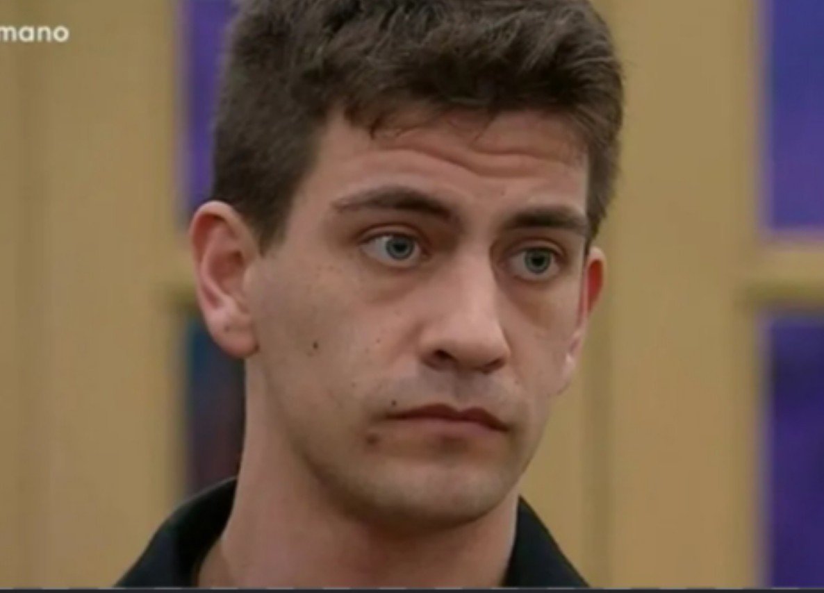solqueengh's tweet photo. SE LES VIENE LA NOCHE A ESTOS TRES SORETES TIC TAC #GranHermano https://t.co/a8ILSmYtLN