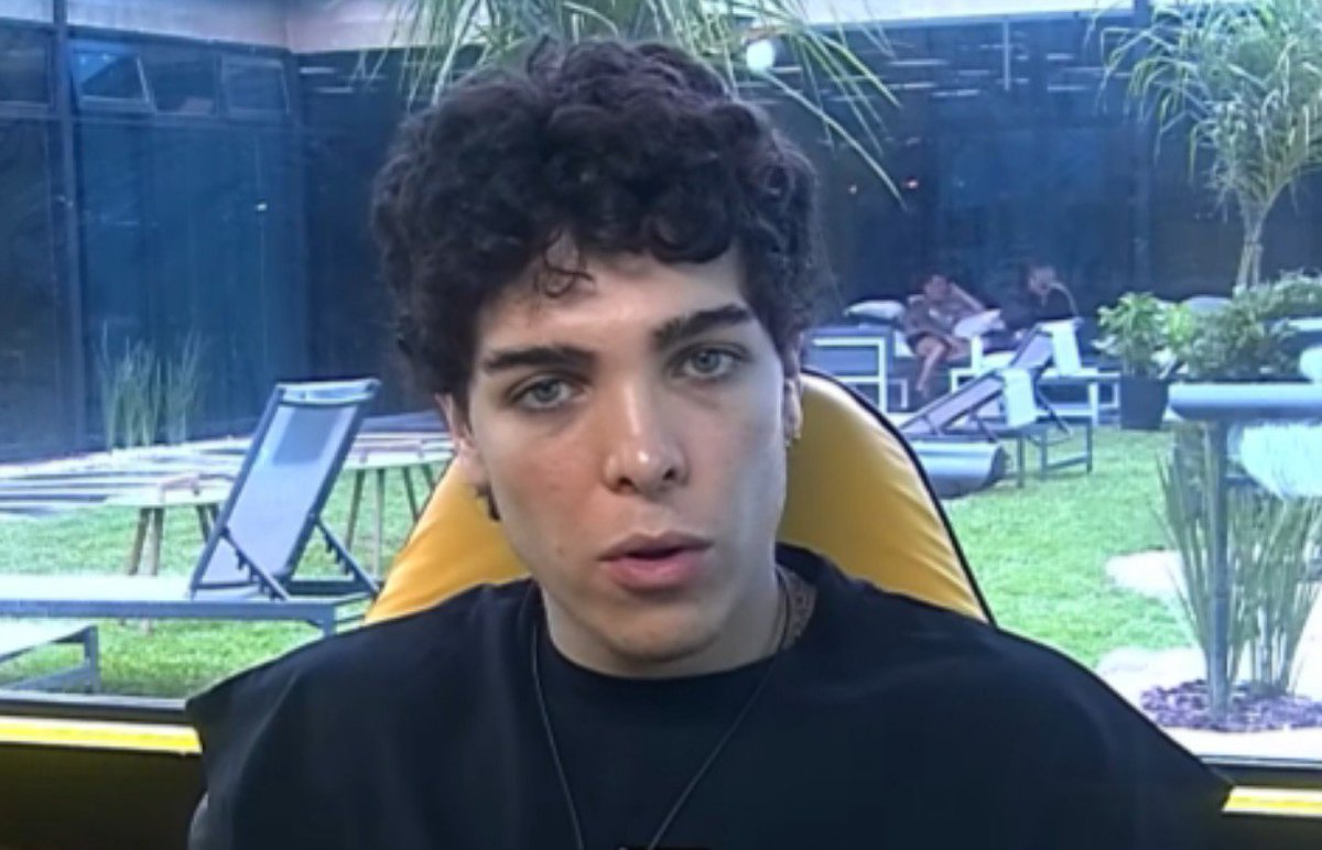 solqueengh's tweet photo. SE LES VIENE LA NOCHE A ESTOS TRES SORETES TIC TAC #GranHermano https://t.co/a8ILSmYtLN