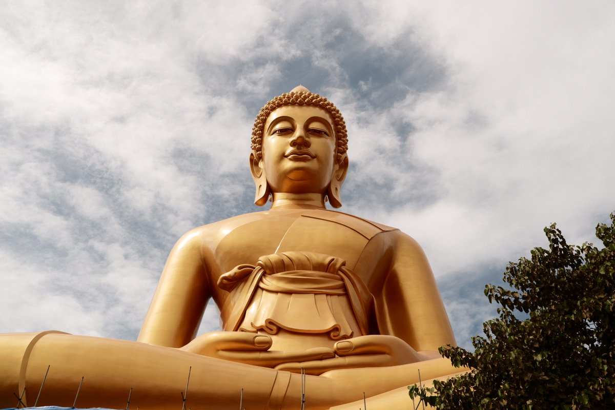 BallPhoto_1534's tweet photo. ✨ Discover the peaceful beauty of Wat Paknam, one of Bangkok's most iconic temples. 🇹🇭
#WatPaknam  #Bangkok  #Thailand  #ワットパクナム #タイ旅行 #バンコク旅行 https://t.co/Qej2Mux6kF