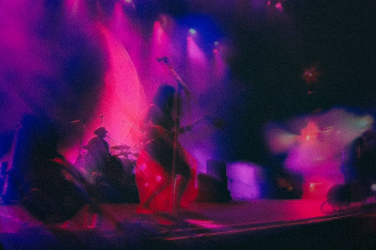 _sunny16's tweet photo. #khruangbin 
#クルアンビン 

#fujirock #フジロック https://t.co/IREweLk6BM