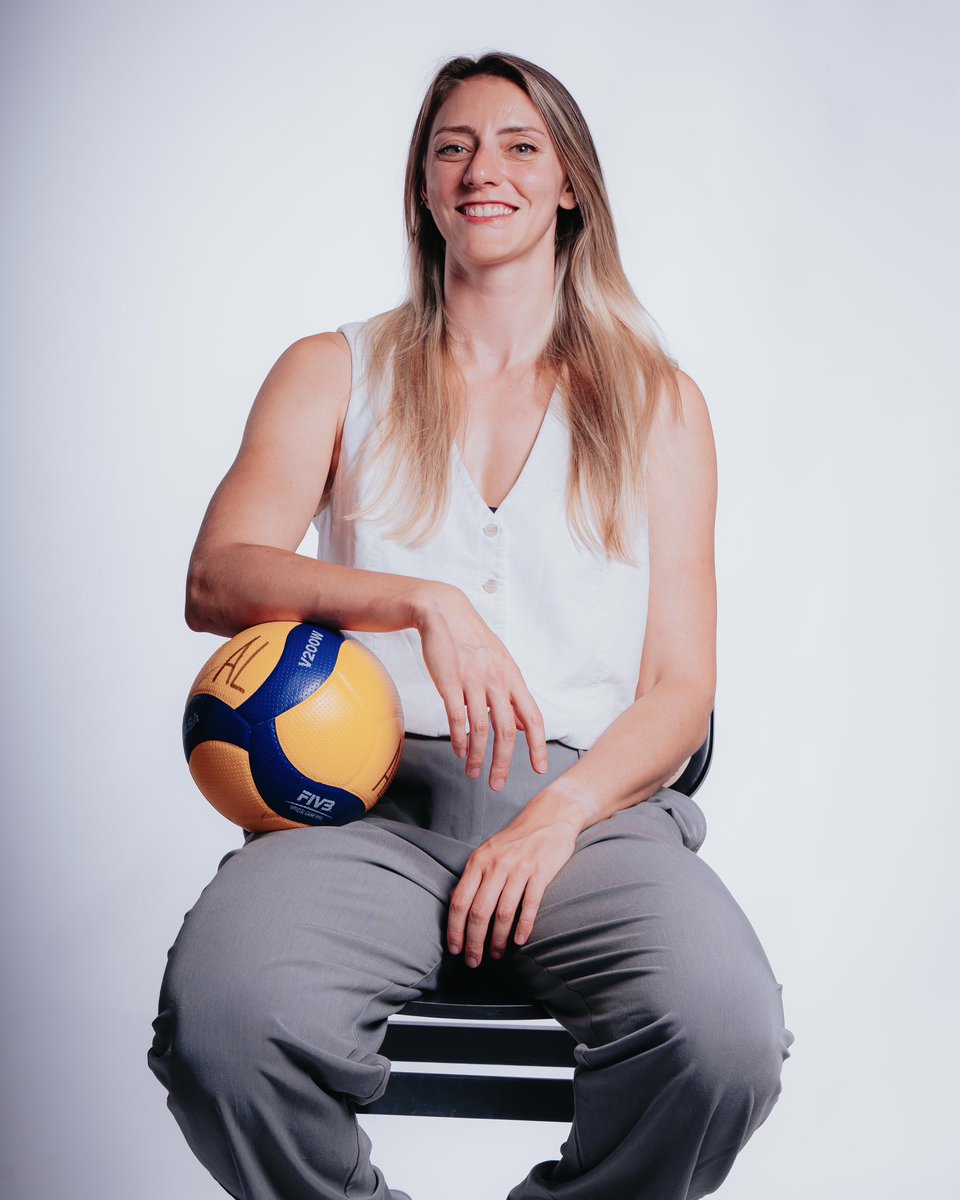 AlianzaLimaVB's tweet photo. Lista para brillar. ⭐️⚪️🔵 https://t.co/FsxxK1eehz
