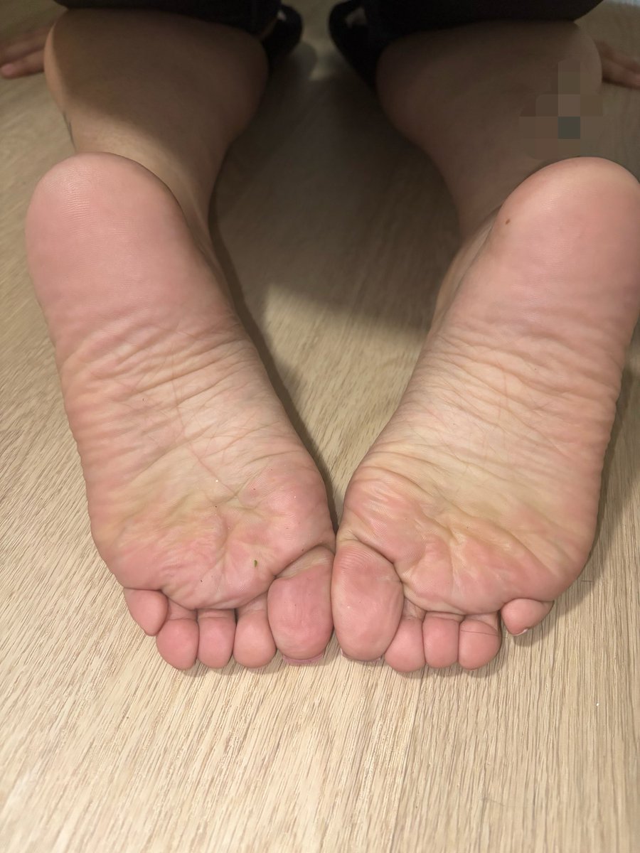 goddess_bellam's tweet photo. #soles #toes #wrinkles #feetfetısh #feetworshi̇p https://t.co/tA0luCCyBF