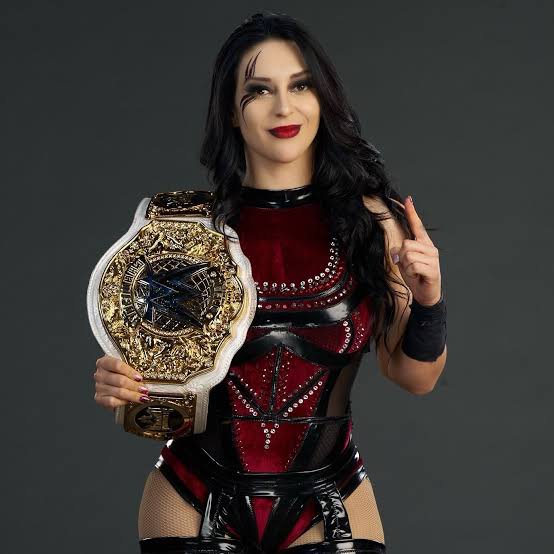 Alex01Leon's tweet photo. @WWE @Steph_Vaquer @BeckyLynchWWE La Primera is back😭😭❤️‍🔥 https://t.co/3rMiRsNGPr
