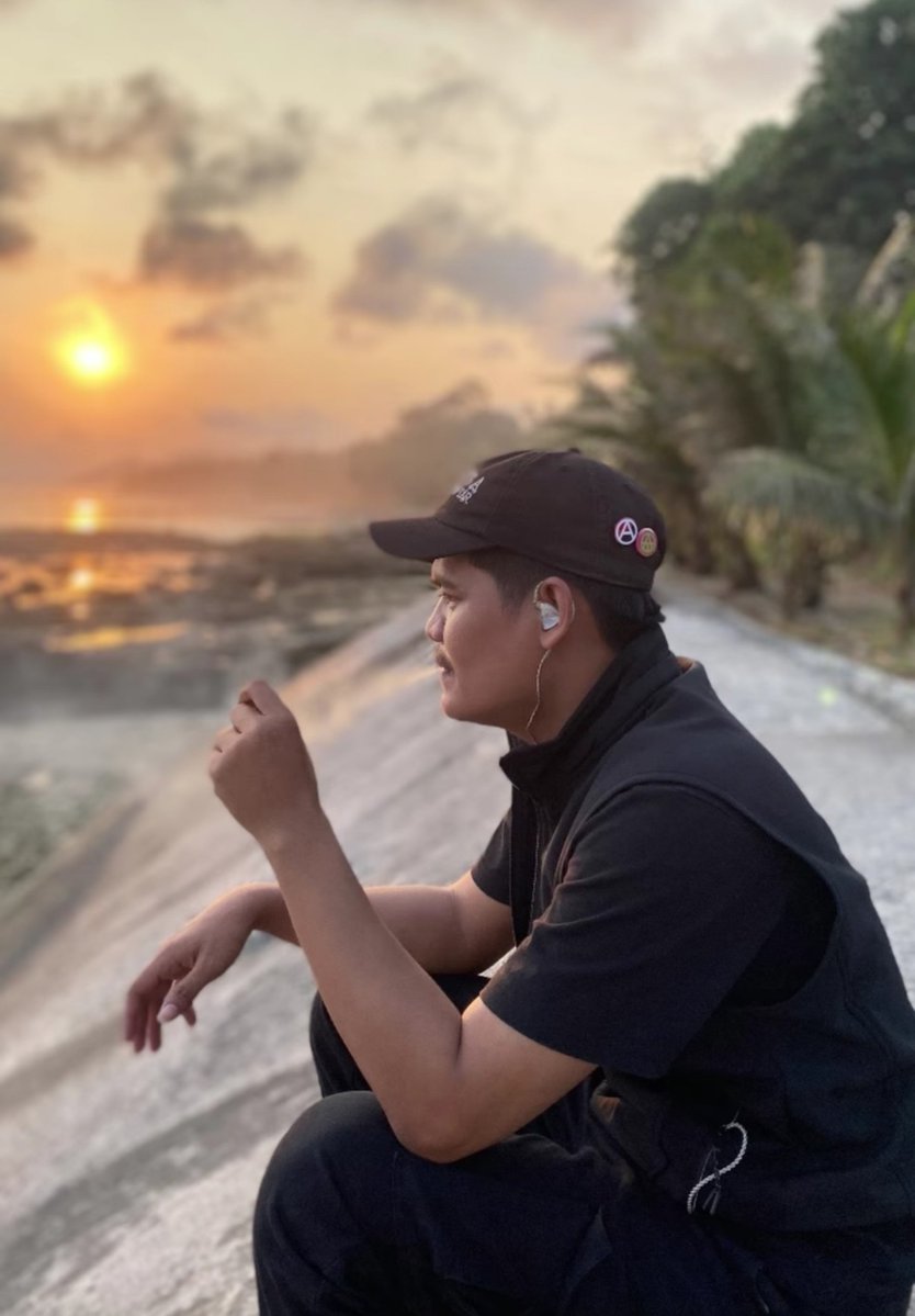 gitararielnoah's tweet photo. can't wait to visit another beaches baby https://t.co/4OMvIs6UYN