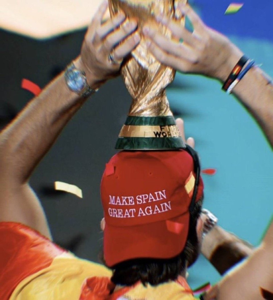 dna_blaugrana's tweet photo. 🚨🗣️ Ferran Torres sobre usar um boné com a frase "Make Spain Great Again" (Tornar a Espanha Grande Novamente):

"Foi um momento engraçado, mas não teve relação com política; sinceramente, não entendo nada de política."

"Tratava-se apenas de ver a Espanha no topo novamente, ganhando a Copa do Mundo. Não tem nada a ver com política ou algo do tipo."