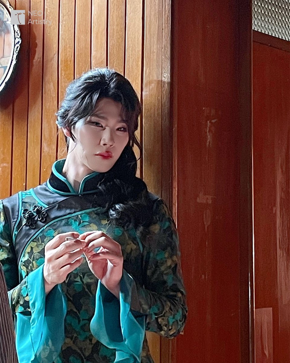 NEOartistry_'s tweet photo. [𝐍𝐀 : 𝐃𝐈𝐀𝐑𝐘] #유태율
⠀
송 릴링 役 | 유태율
⠀
태율 송의 프로필 비하인드 사진이 도착했습니다📸
_
뮤지컬 <엠. 버터플라이>
🔸️ 2026.09.22 – 12.13
🔸️ YES24스테이지 1관
⠀
#네오아티스트리
#뮤지컬 #엠버터플라이 https://t.co/jcLTcyHWs3