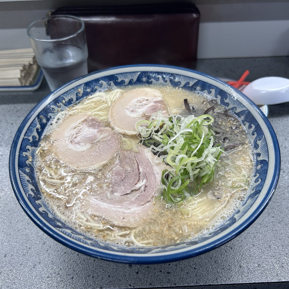 hiisan tweet picture