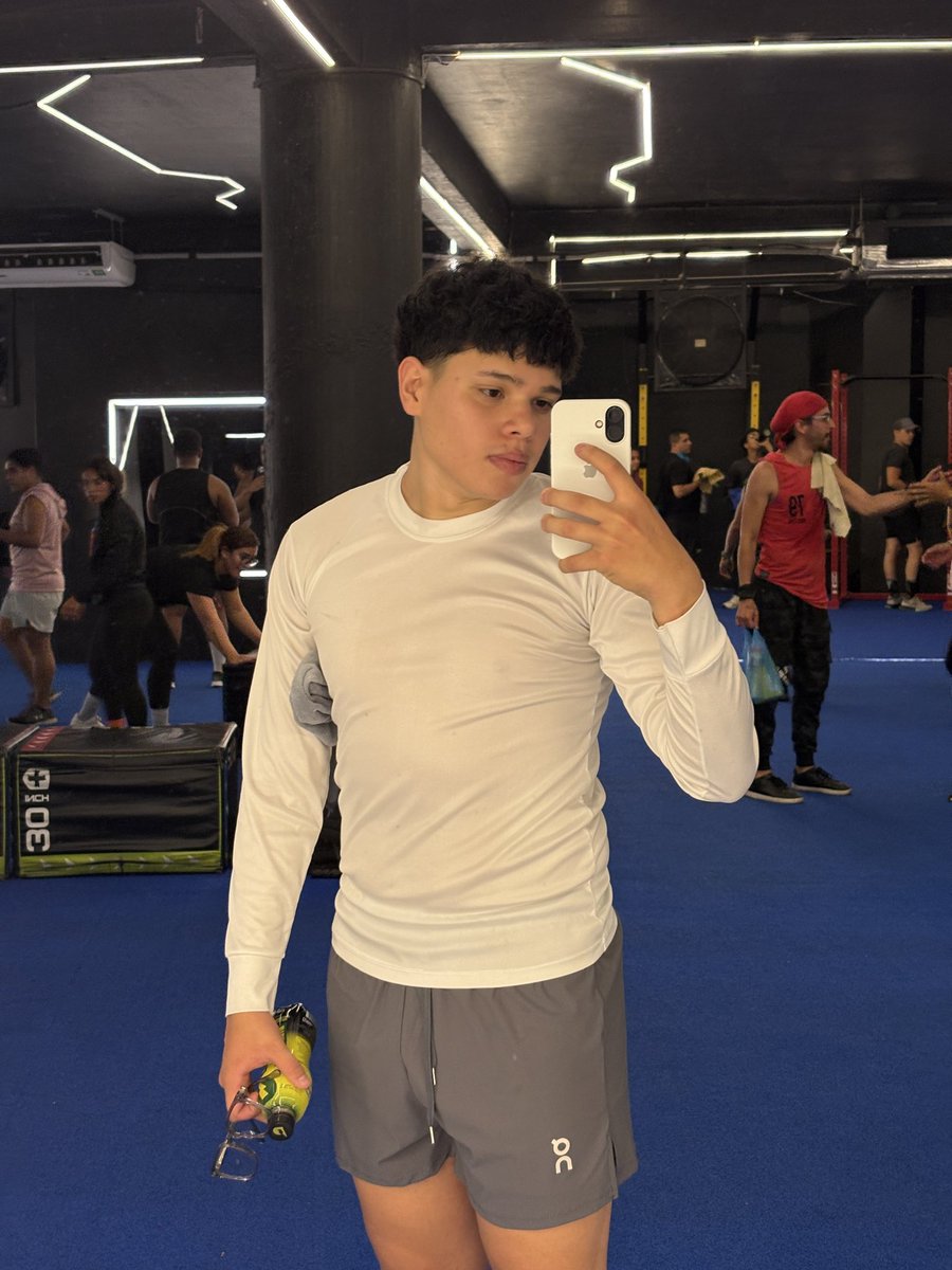 frosm0's tweet photo. 💪🤠 https://t.co/9Lg3mBQ6kv
