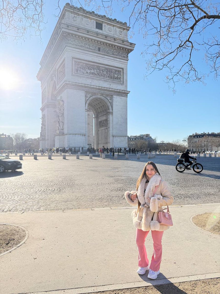 Rosalindaa2045's tweet photo. 🇫🇷 https://t.co/R10PIww3Eu