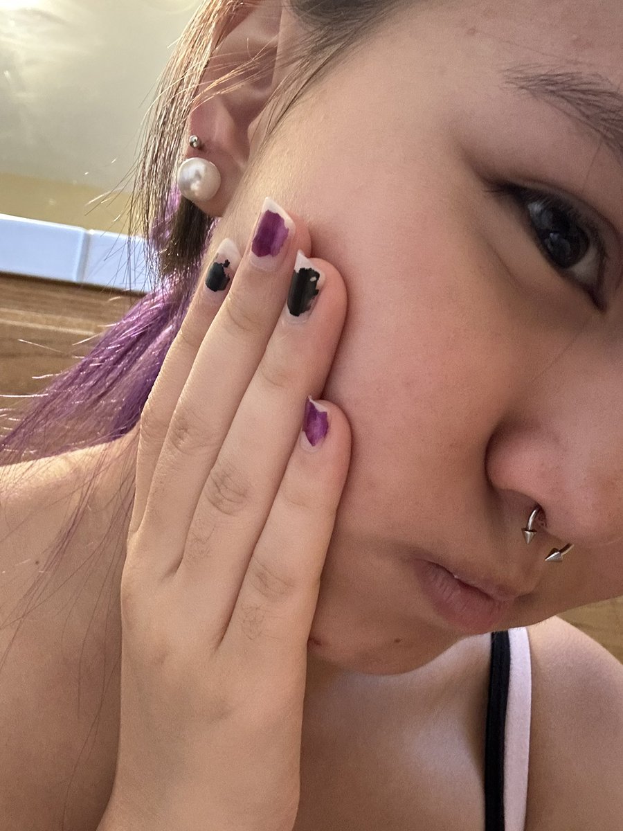 KasPurilled's tweet photo. i got mi septum pierced ^_^ it hurt and i cried a  lot. https://t.co/hMw2ATeusj