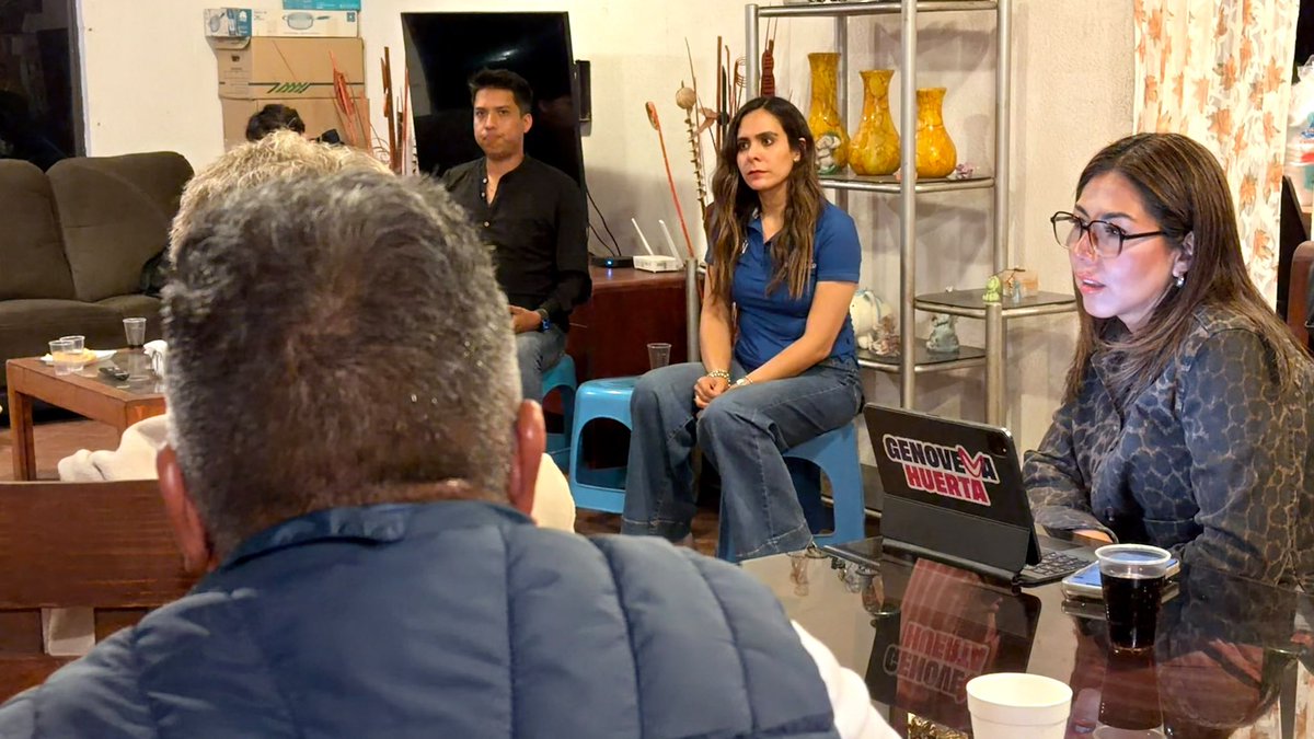 CaroBeauregard's tweet photo. Seguimos tocando puertas y escuchando a las y los poblanos.

Gracias querido Chuy y a tu familia por abrirnos las puertas de su casa.

Agradecida con las y los vecinos de Universidades que nos acompañaron para compartir sus inquietudes, propuestas y el cariño por Puebla 💙 https://t.co/OkhTawut9f