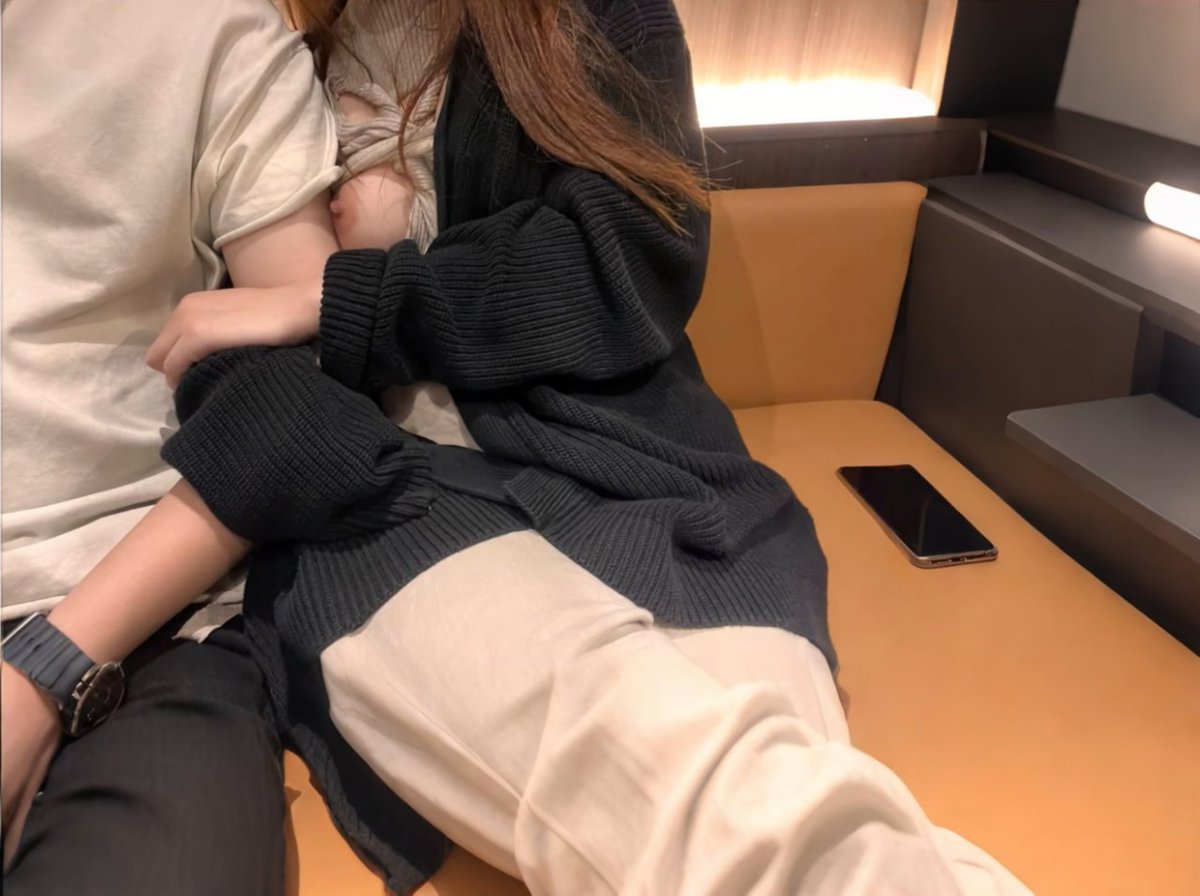 Thai18JP's tweet photo. 🤫 จริงๆ แล้ว... ไม่รู้เลยว่าเขาเป็นใคร จนกระทั่งก่อนจะตอกบัตรกลับบ้านนี่แหละค่ะ... ⏳👀

💋อย่าเอาแต่มอง... เข้ามาฟินด้วยกันดีกว่า!   
📷ส่องดารา Thai18: https://t.co/gA7esVuKEO 
📷W.e.b: https://t.co/mwXAL7tZHA
 #img𝐟𝐨𝐫ลั่น #rtxxdm #Thai18 #เซ็กส์โฟน #รีลั่น https://t.co/F6Hjt8NXT3
