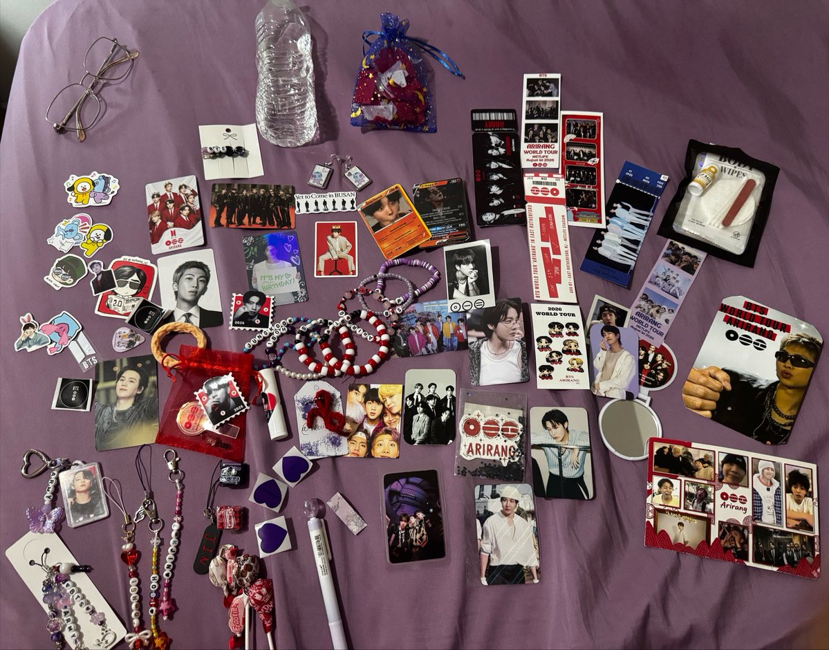 dreamkae4017's tweet photo. So it’s been two days since the concert, and I’ve sat down to actually look through my freebies. You all are really creative and Thank you for them! D-1 New Jersey https://t.co/TwkrSrktOZ