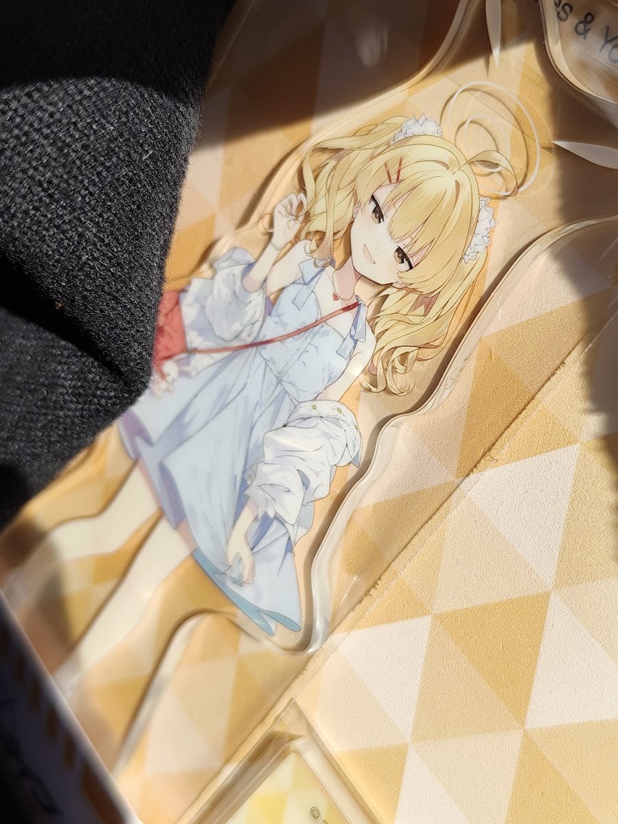 toneacher's tweet photo. ローソンコラボのヨシミが可愛すぎるので、悪い大人に攫われてしまう前に救出してあげました https://t.co/QS0ZjalBwc