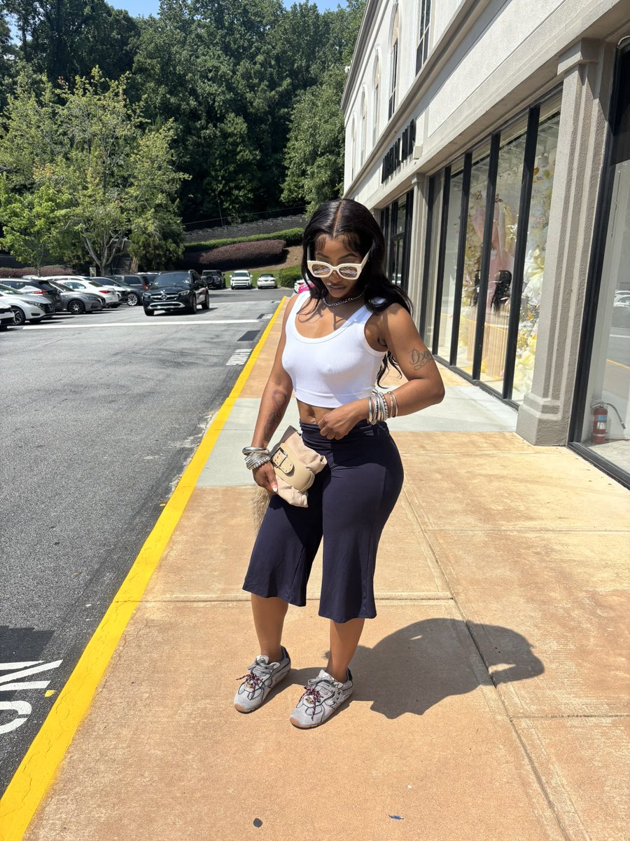 DxmeDon_'s tweet photo. i’m the same bitch when i close out this app https://t.co/O0ldHSVA6C