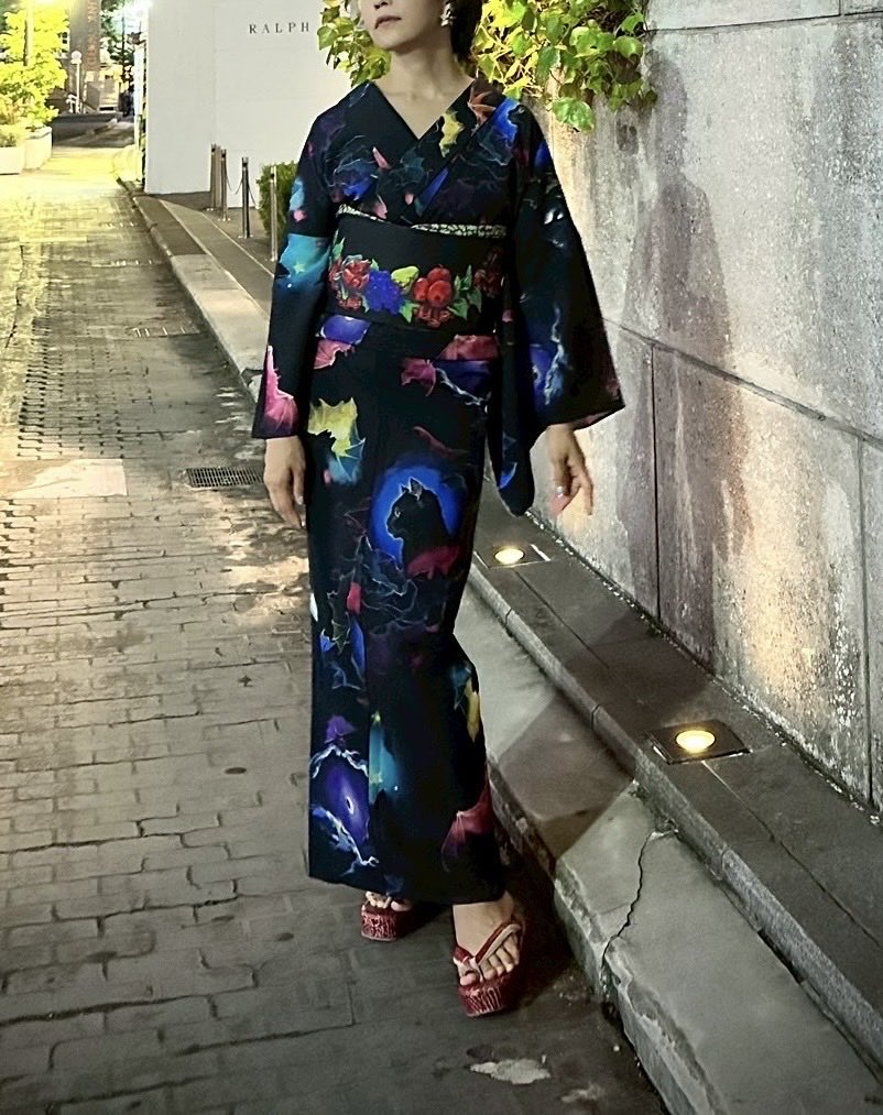 luis6cifer's tweet photo. なんともバズっているのですが、自分の事で宣伝する事が特にありませぬ故、妻のやってる着物のブランドを宣伝させてください。
CHOKOというブランドやっているのでよろしければお願いいたします。
詳しくは下記アカウントからお願いいたします。
@CHOKO122 
近々大阪でイベント開催いたします。 https://t.co/6zGR36IEL4