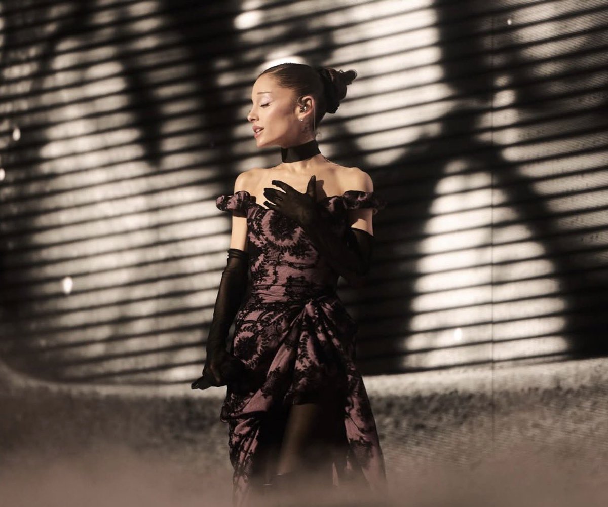 BuzzingPop's tweet photo. Ariana Grande on the ‘eternal sunshine’ tour: 

“This tour has been the most healing, beautiful, corrective, magnificent, special experience of my life.” https://t.co/2NB9jLwtH2