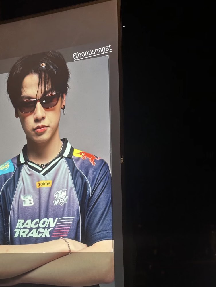 ppeachayah's tweet photo. อมก แต่งให้เต้าหู้ขาวดู bad ได้ โคตรจะเริ่ด คอมโบเจอร์ซี่ แว่น ต่างหู ออลแบล็ก เซ็ตนี้โบโคตรจะธงแดง ไม่เคยเห็นลุคนี้มาก่อนนน 🚩 https://t.co/Y3b85NN3lJ