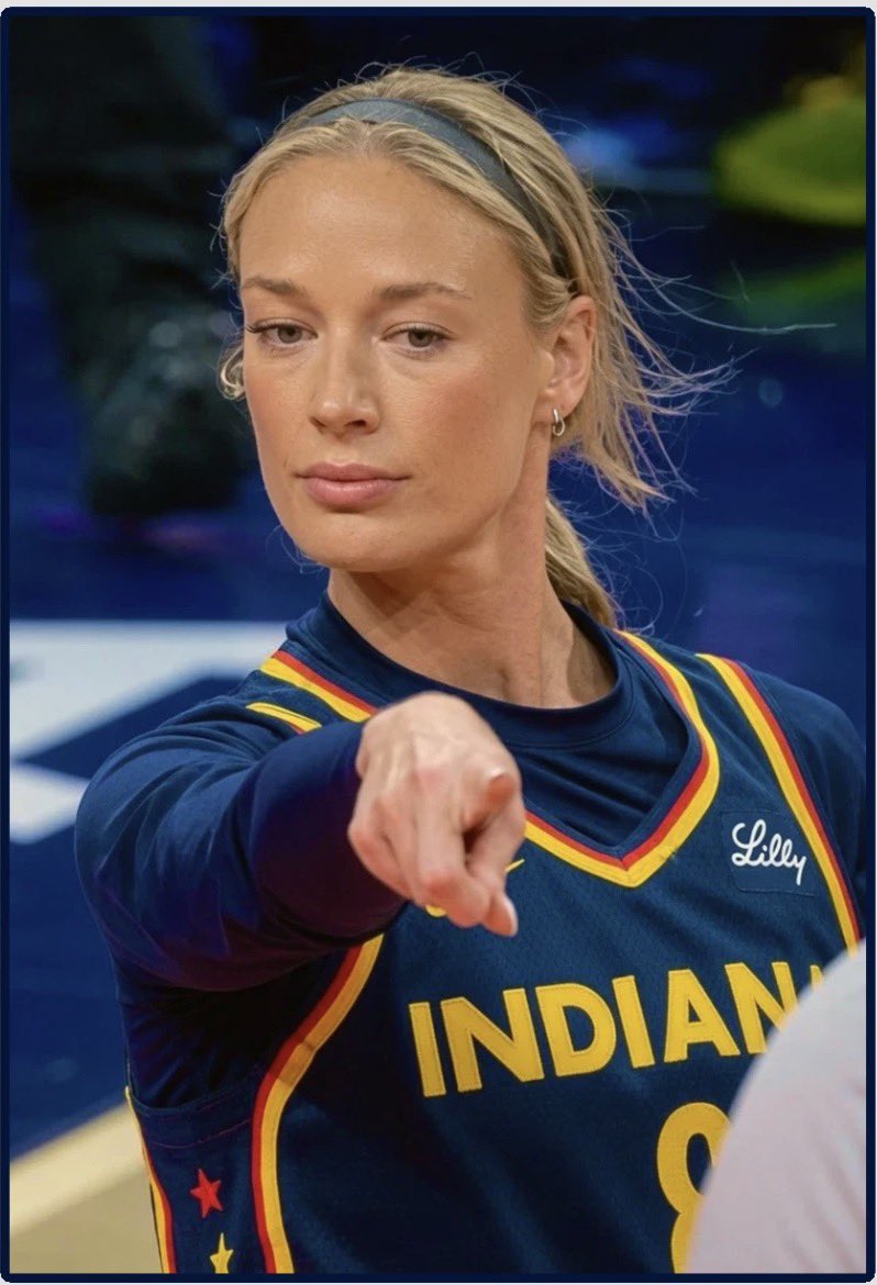 fdes10's tweet photo. @espn What does the W in WNBA stand for? 100% support for @sophaller https://t.co/El2EIqFpnX
