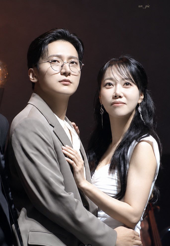 unhasnomoney0's tweet photo. 260803 생의찬미: 사의찬미 콘서트 포토타임

#여은
#진태화

아름다워라… https://t.co/8cwtm9QWr2