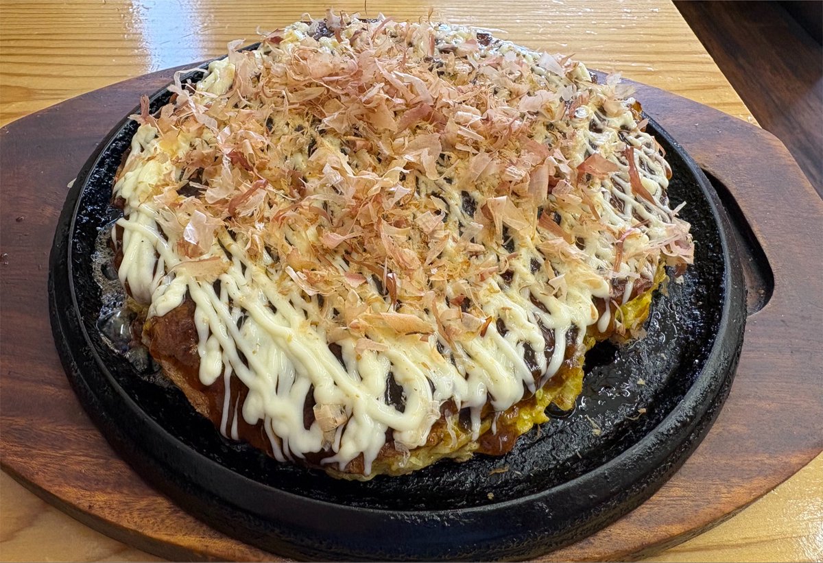 pocco1230's tweet photo. 久しぶりに"関西風"お好み焼き食べた🫰 https://t.co/9yIOrmk5FT