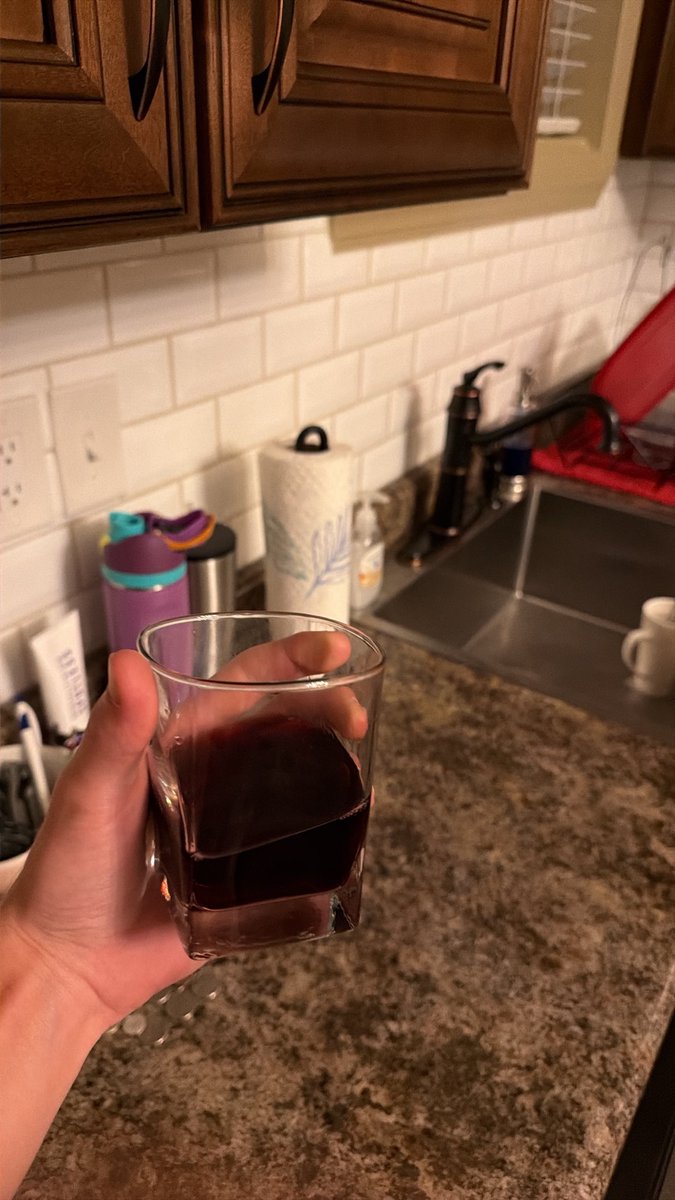 rackedronnie's tweet photo. Pops said give me two more fingers of wine, nigga, you getting all 5! #drunkandincharge #leeching https://t.co/cS0twJfEQl