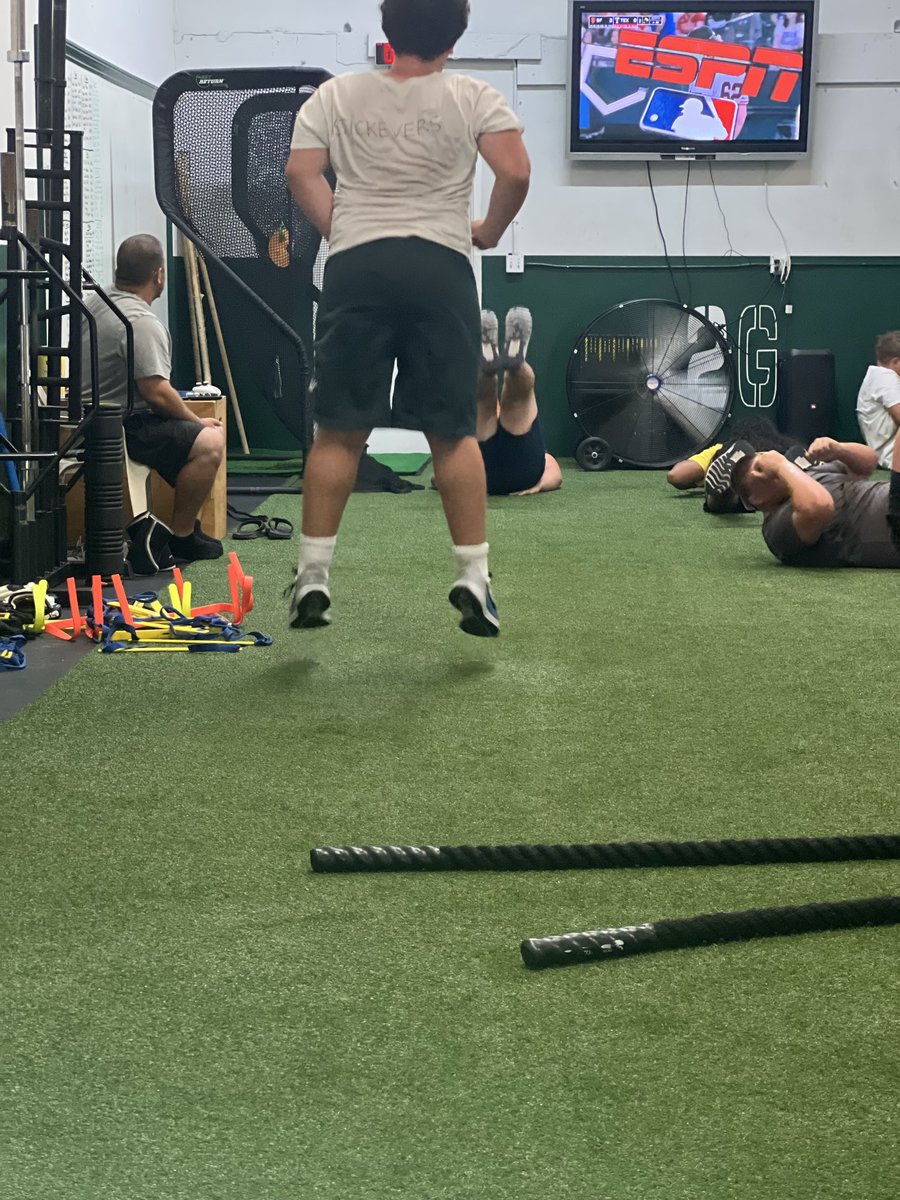 mason55_'s tweet photo. 100 degree pratice followed by core circuit @2G_SF_ https://t.co/cxeNtvP6yd